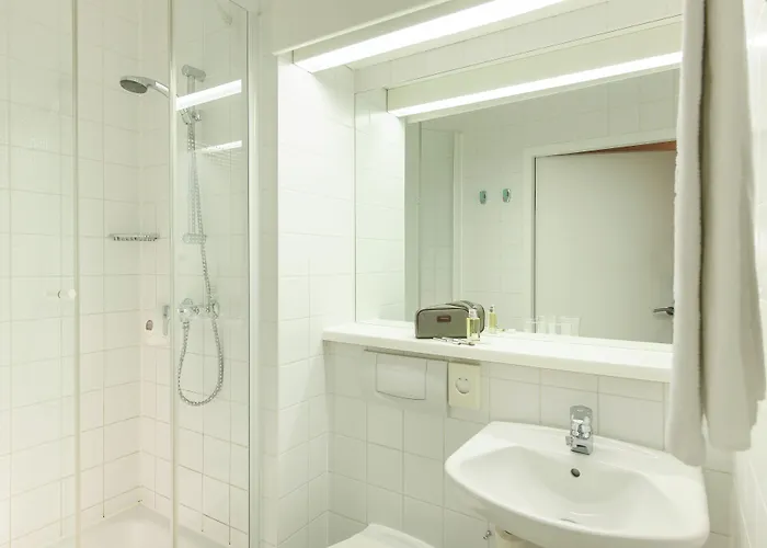 Ibis Messe 3*