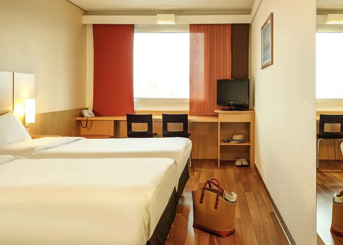 Ibis Messe 3*
